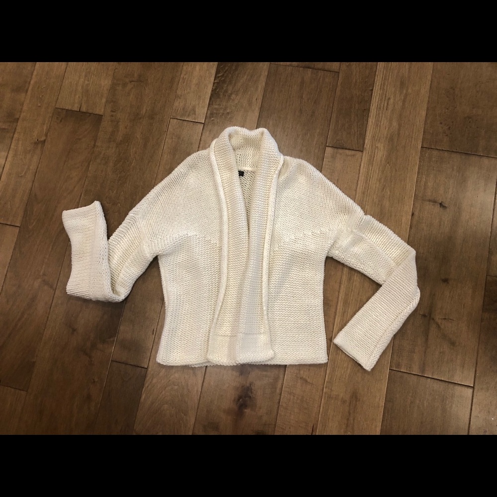 Nine West chunky knit ivory cardigan.  Size L